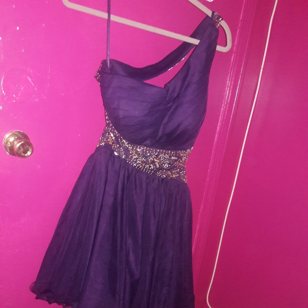 Dress - Picture 2 of 3